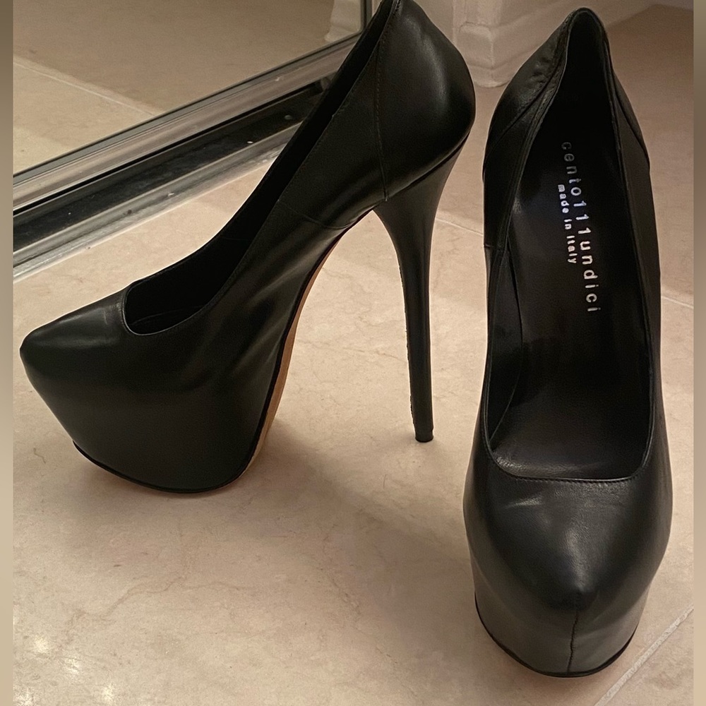 R& Renzi Italian leather platform heels. Never worn! Size 39 (8.5)